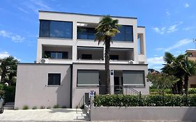 Stay In The Heart Of Porec - 50M To The Beach